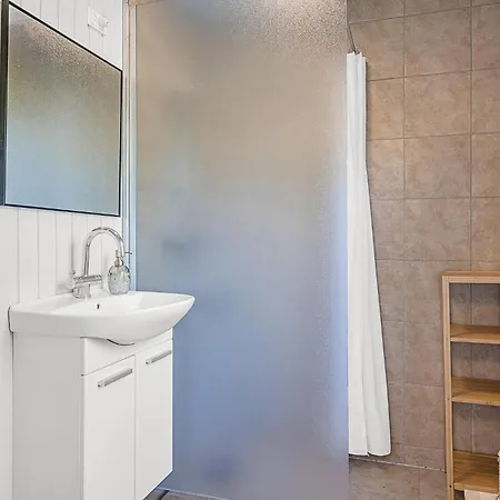 2 Bedroom Gorgeous In *