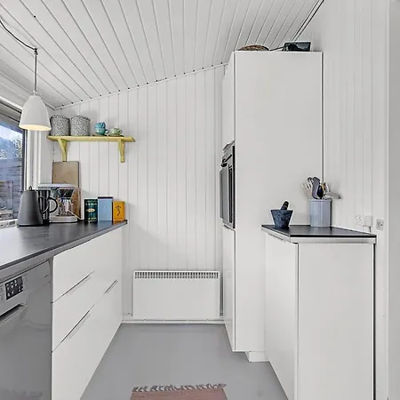 2 Bedroom Gorgeous In *